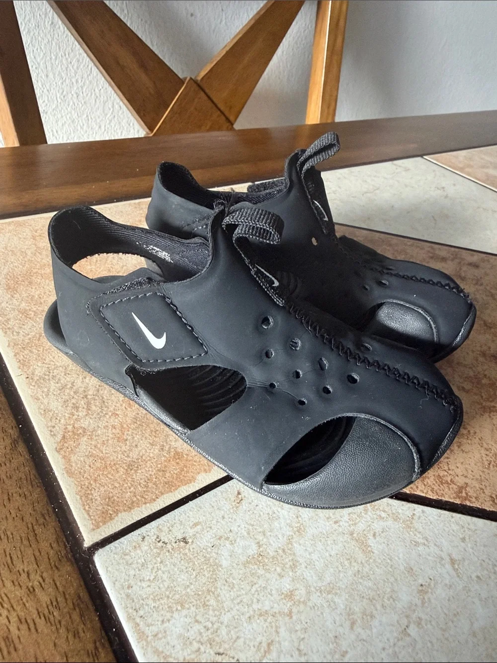 Nike Kids Black Open-Toe Sport Sandals with Hook Strap